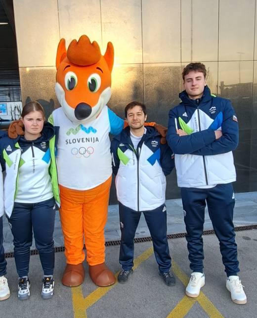 Zoja maskota Foxy trener Ersel in Filip